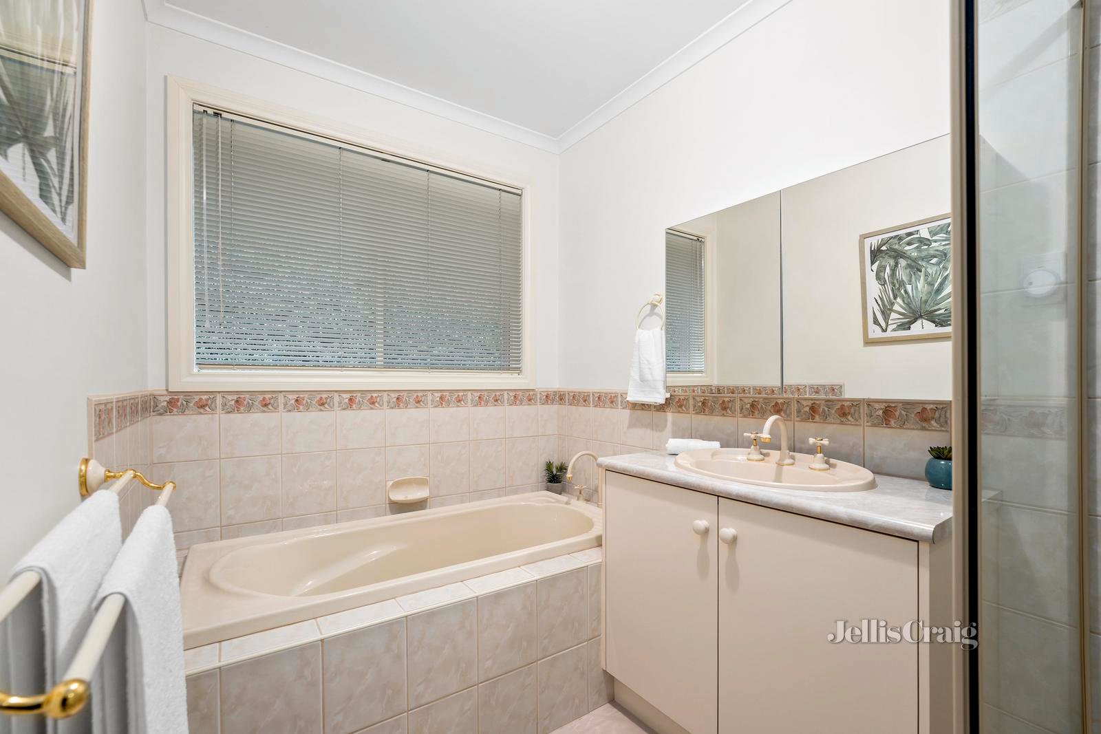 14 Golden Ridge Drive, Croydon Hills image 11