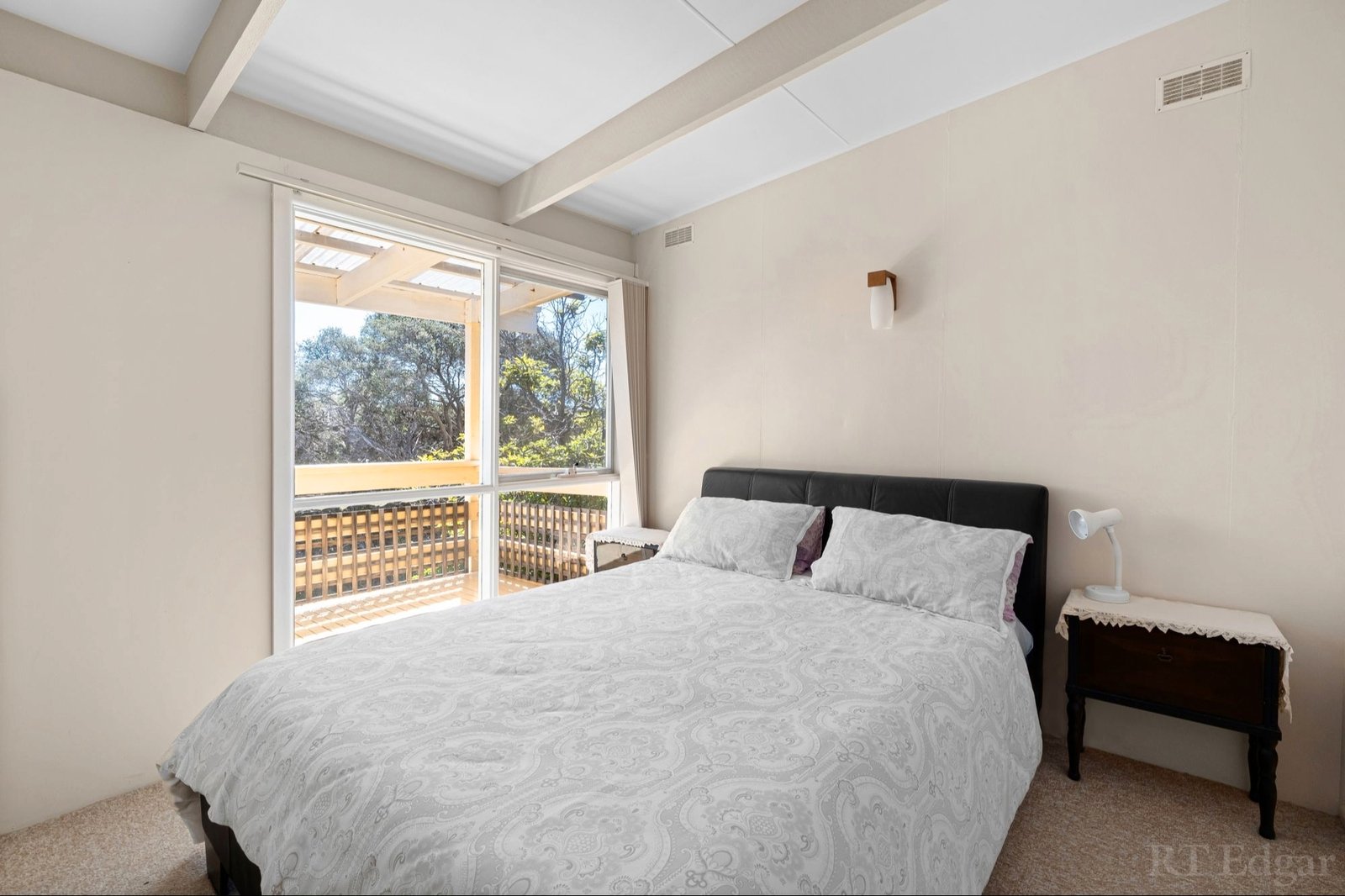 Property Gallery Thumbnail 8