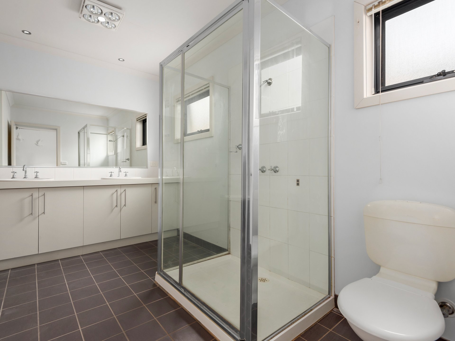 Property Gallery Thumbnail 3