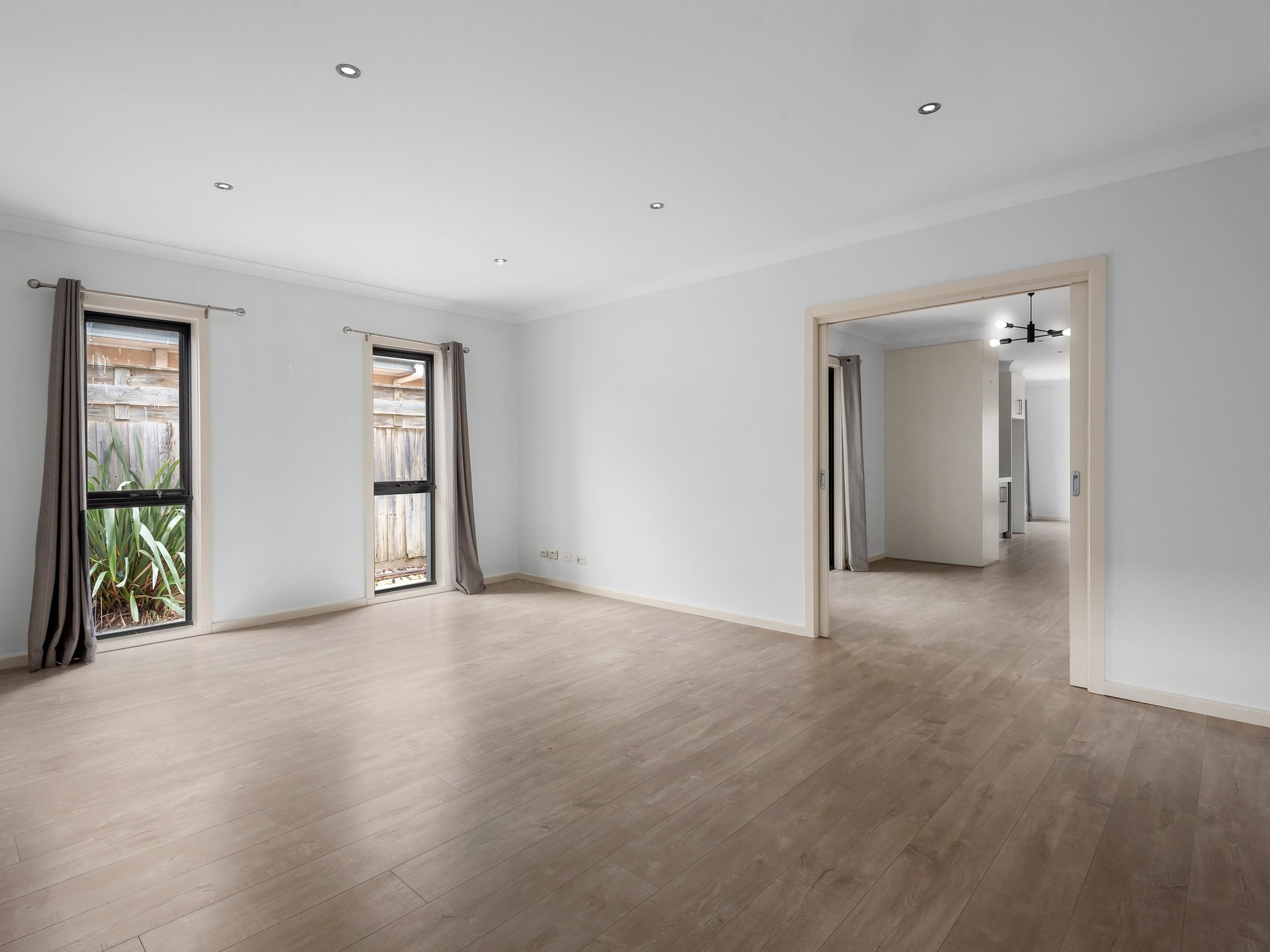 Property Gallery Thumbnail 6