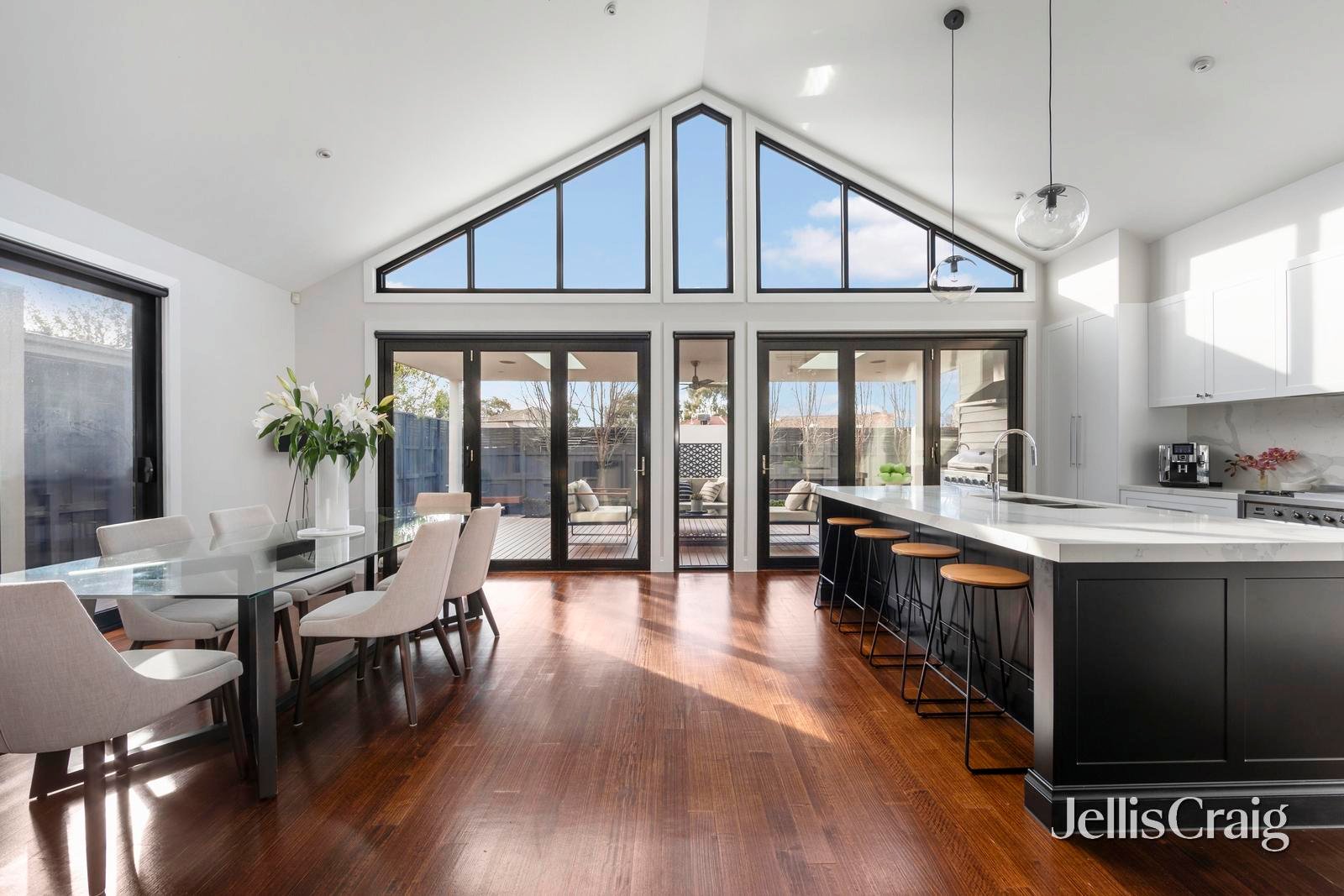 14 Gungarlan Drive, Keilor East image 2