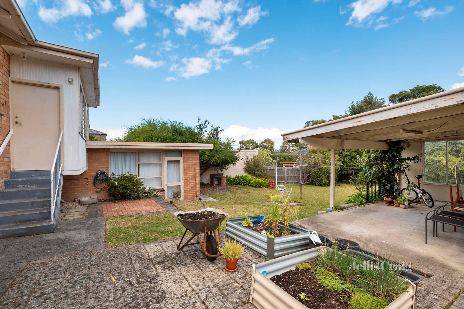 14 Hamilton Avenue, Blackburn image 8