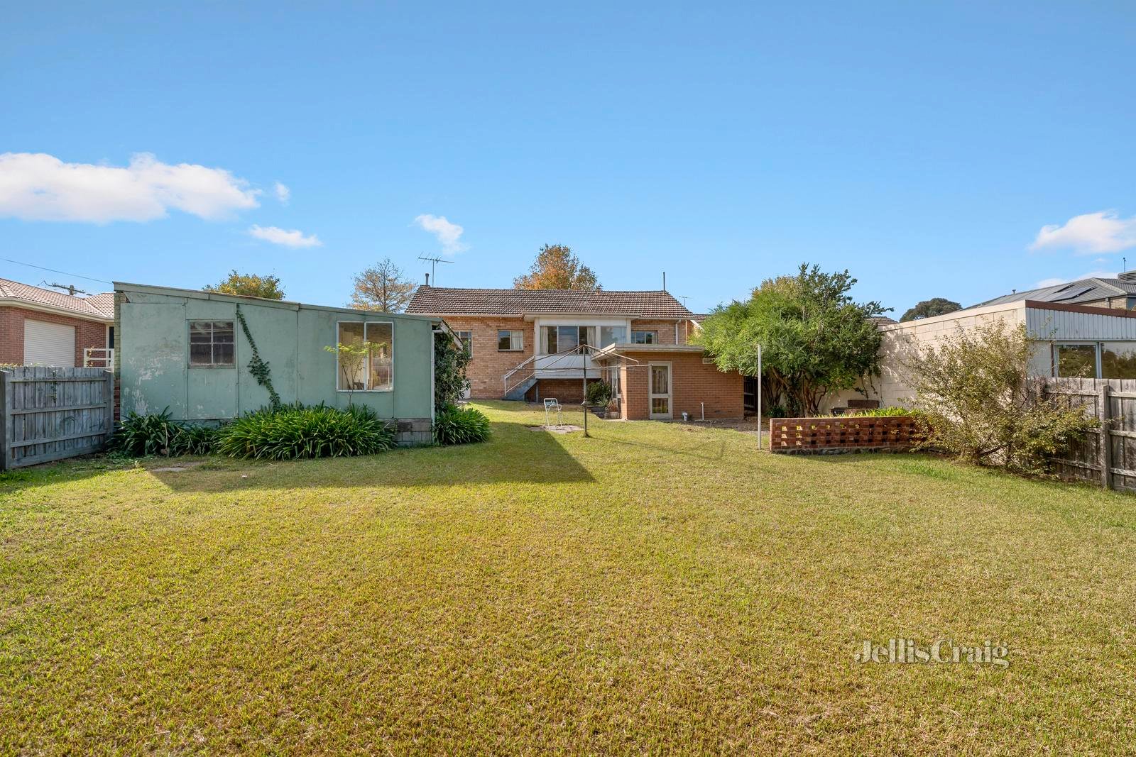 14 Hamilton Avenue, Blackburn image 9