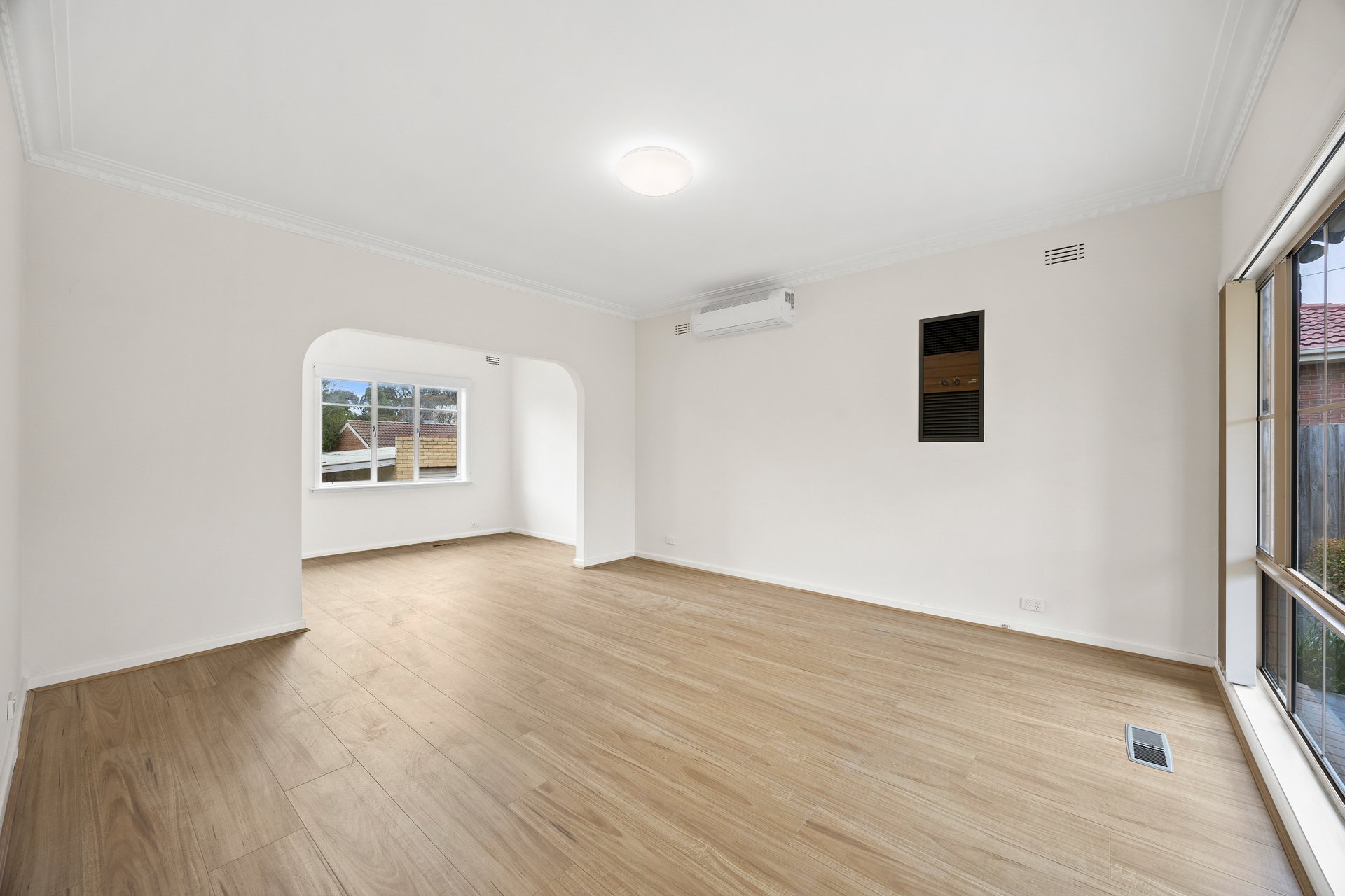 14 Hamilton Avenue, Blackburn image 2