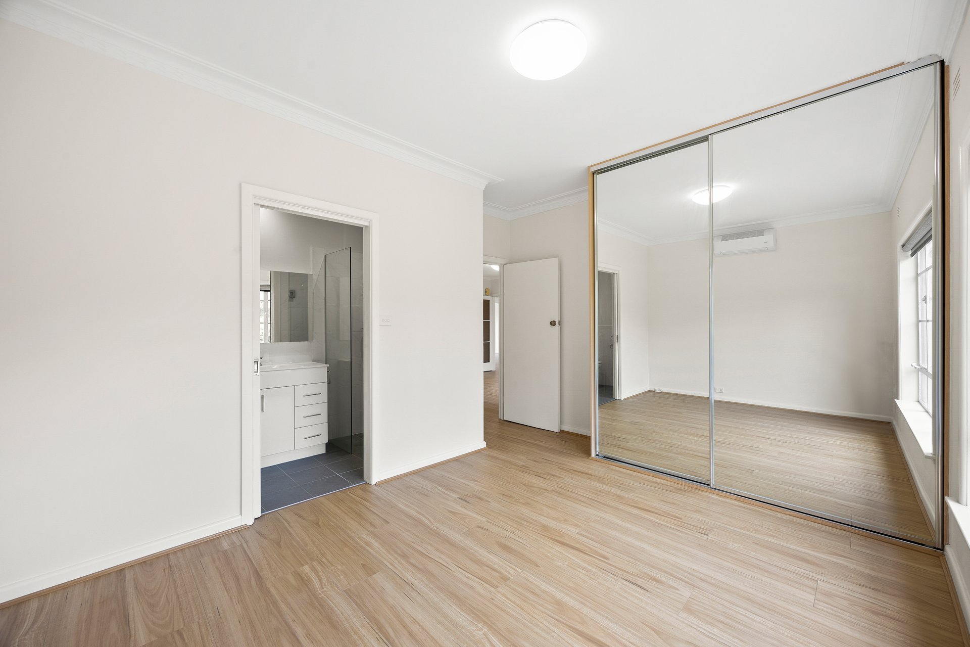 14 Hamilton Avenue, Blackburn image 5
