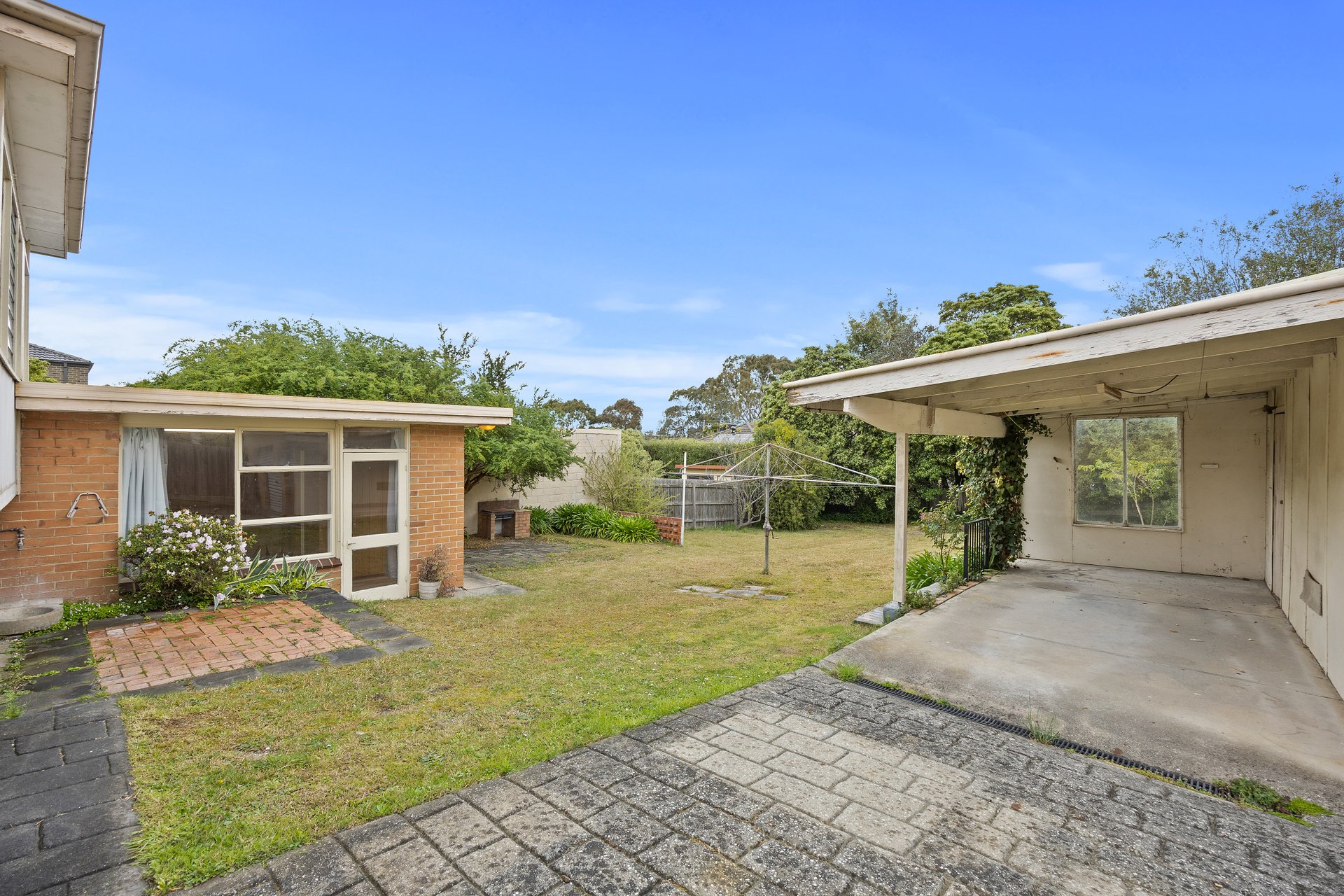 14 Hamilton Avenue, Blackburn image 9