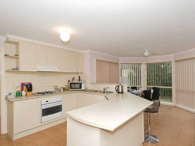 14 Hannan Crescent, Leopold image 2