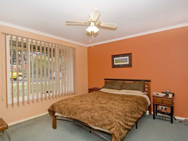 14 Hannan Crescent, Leopold image 5