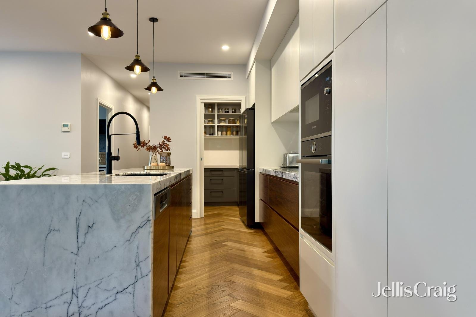 14 Heather Grove, Templestowe Lower image 3