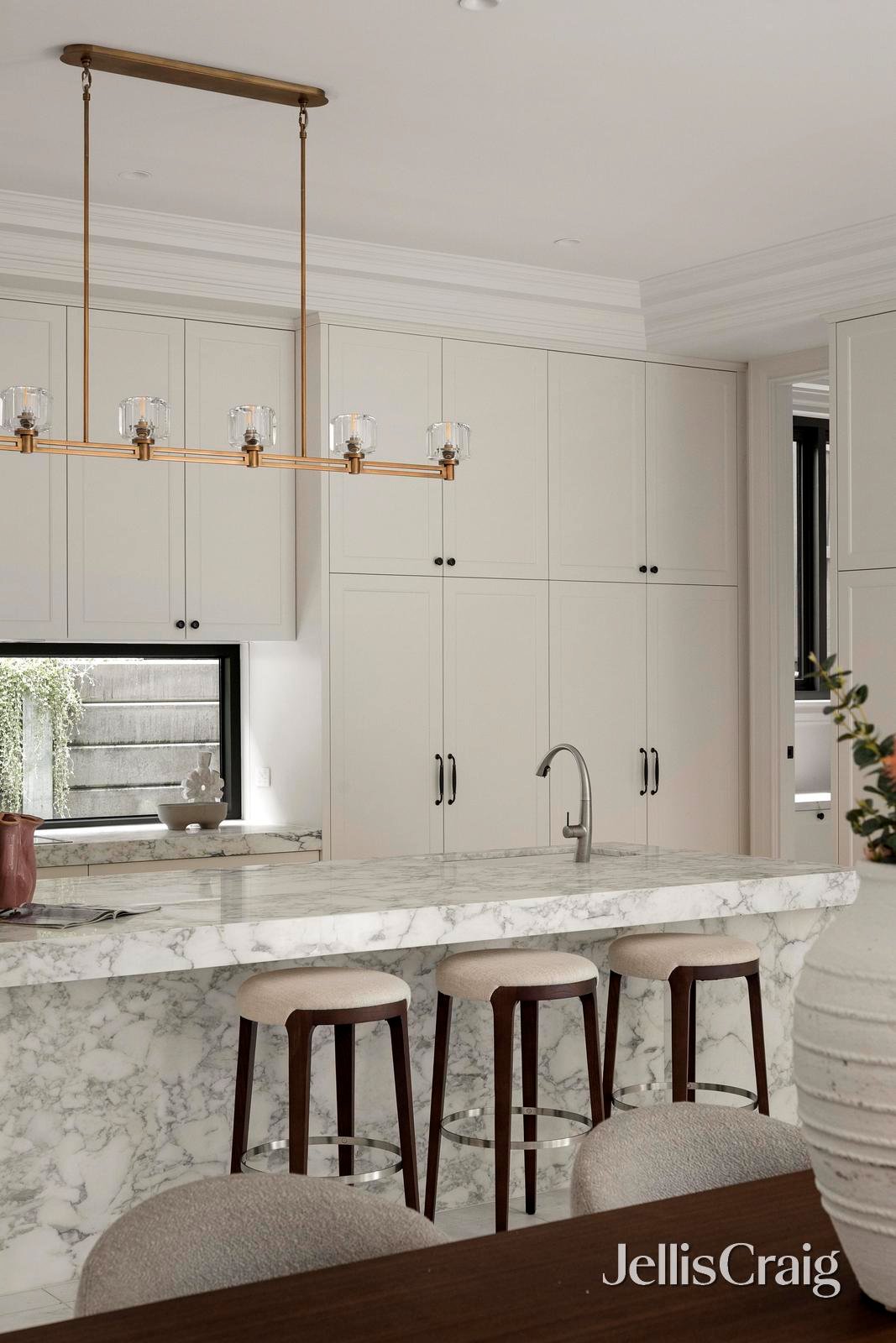 14 Henley Street, Balwyn image 8