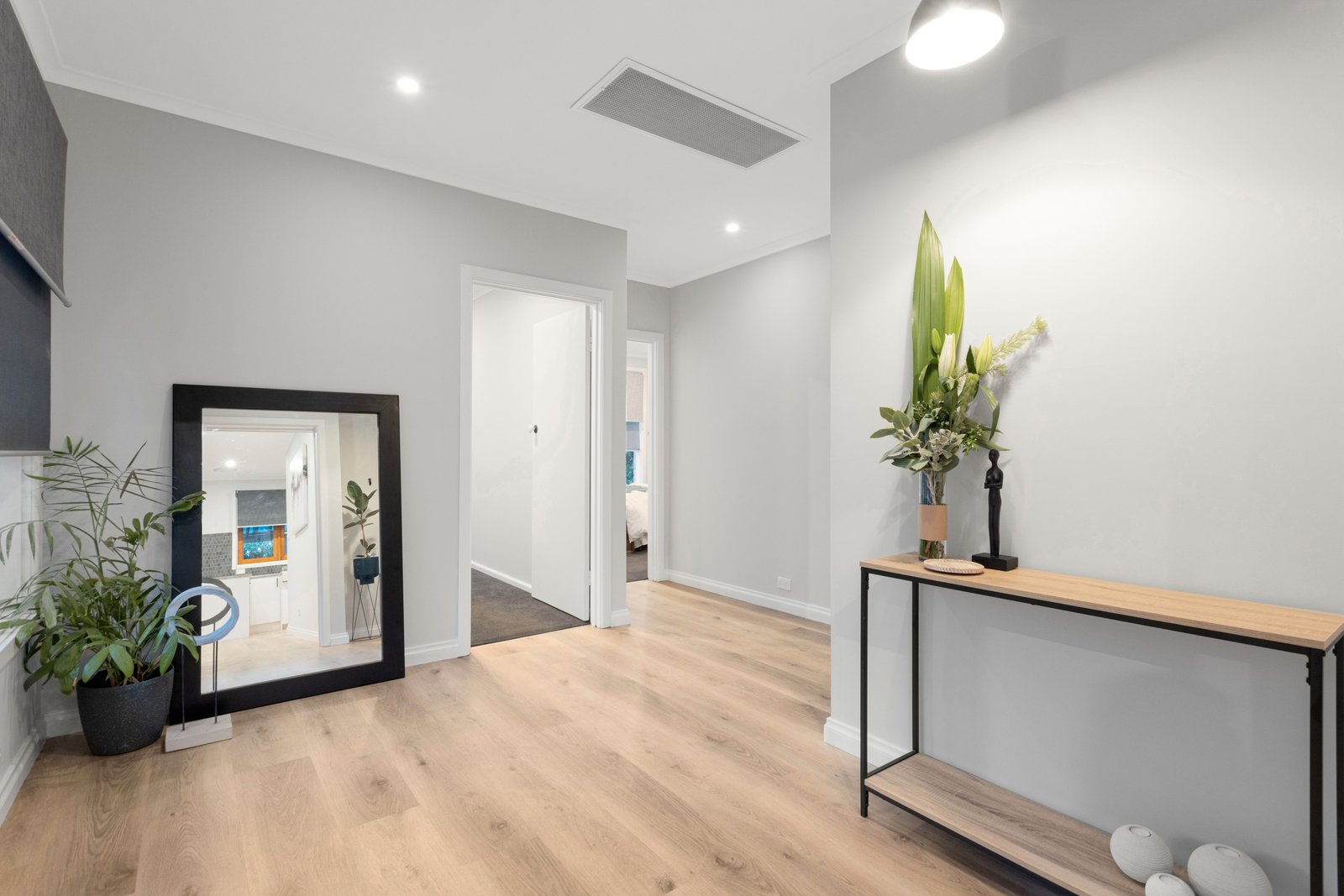 Property Gallery Thumbnail 6