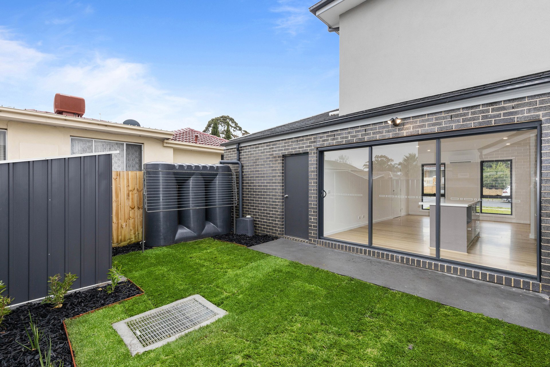 1/4 Hillside Street, Springvale image 5