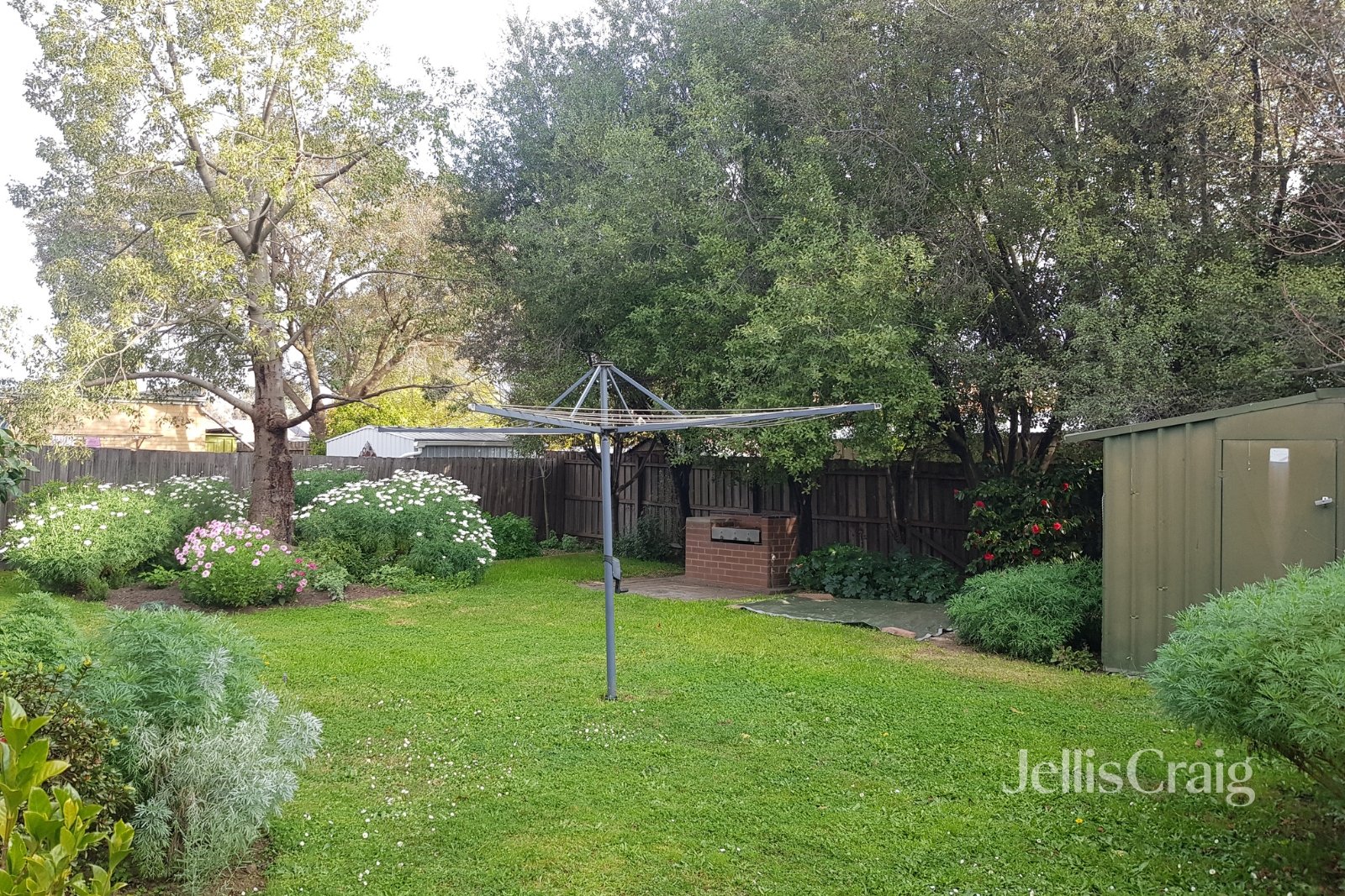 14 Hilltop Avenue, Macleod image 2