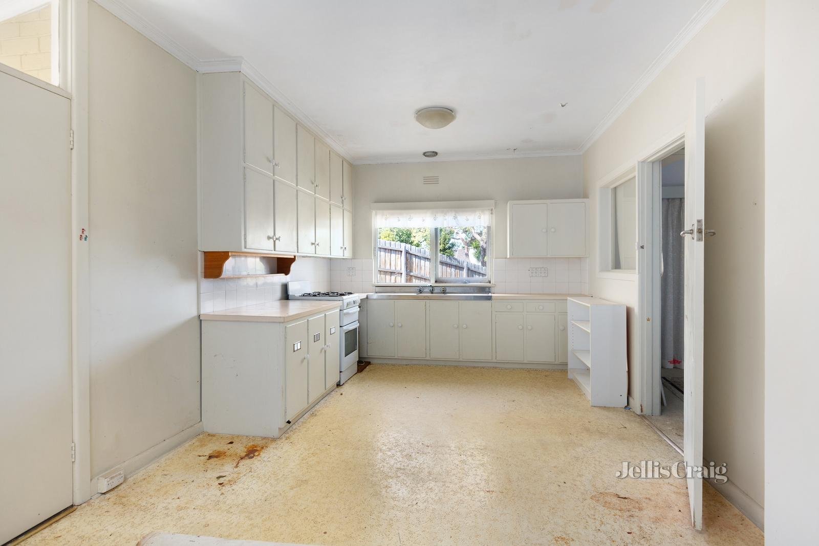 14 Hillview Road, Balwyn North image 3