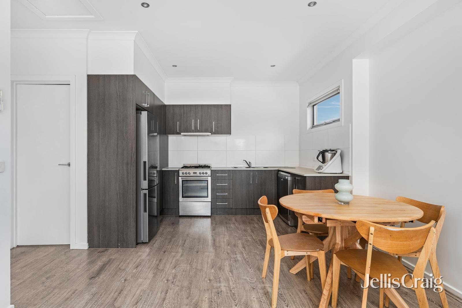 1/4 Holland Court, Maidstone image 2