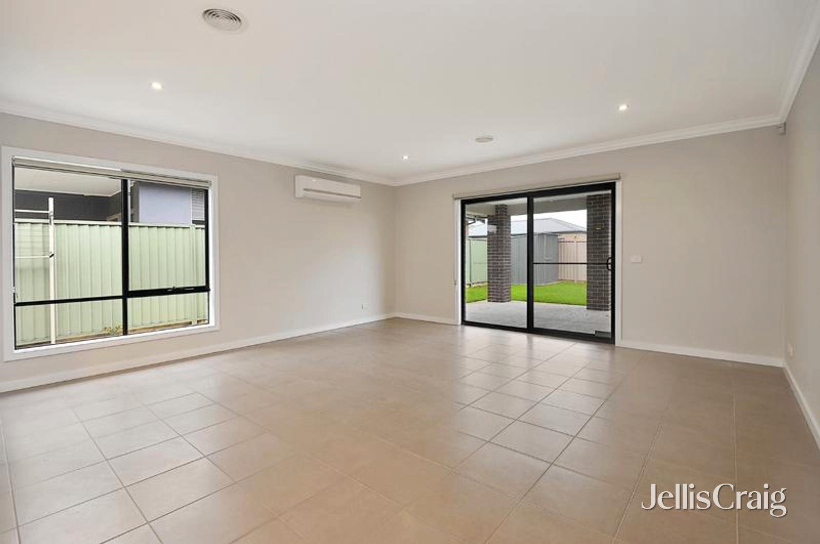 1/4 Howe Street, Miners Rest image 3