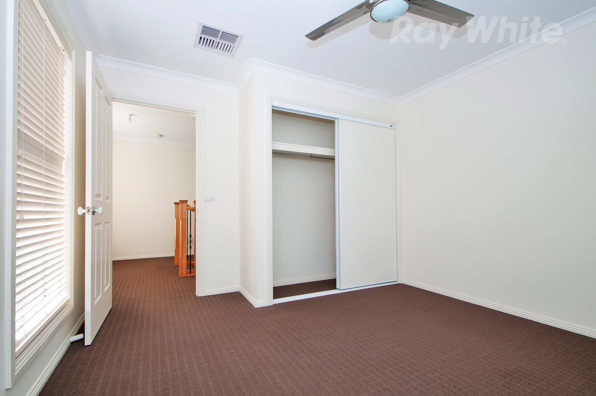 14 HUNTLY AVE, Mooroolbark image 9
