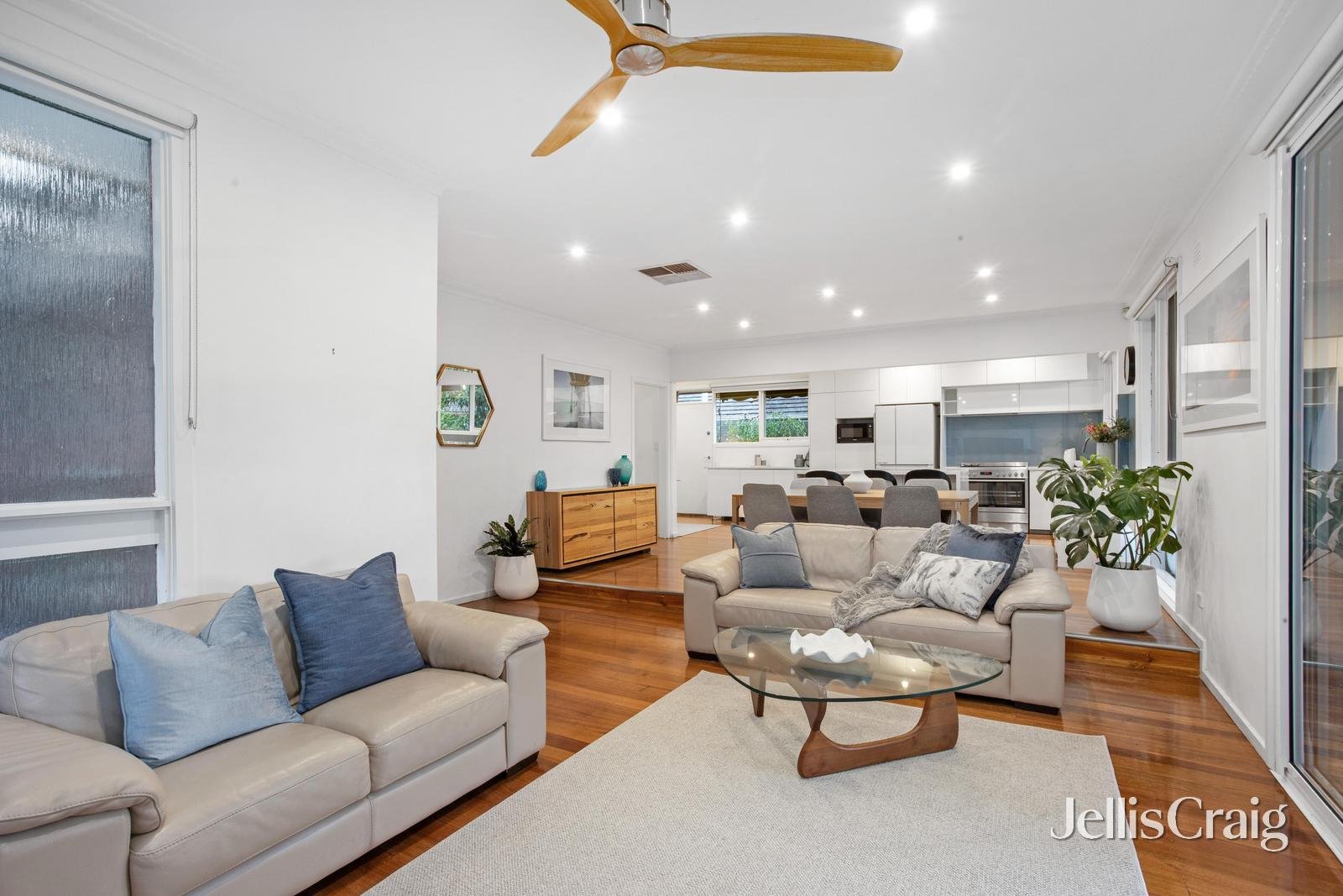 14 Ingleside Crescent, Glen Waverley image 2