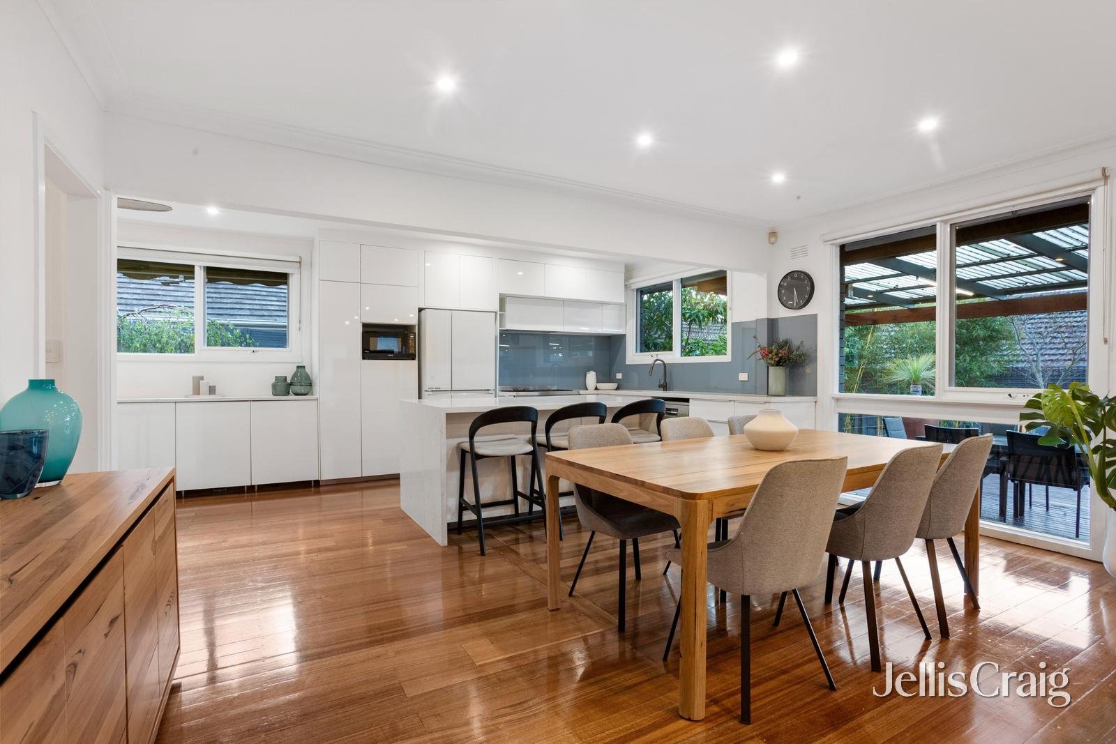 14 Ingleside Crescent, Glen Waverley image 3