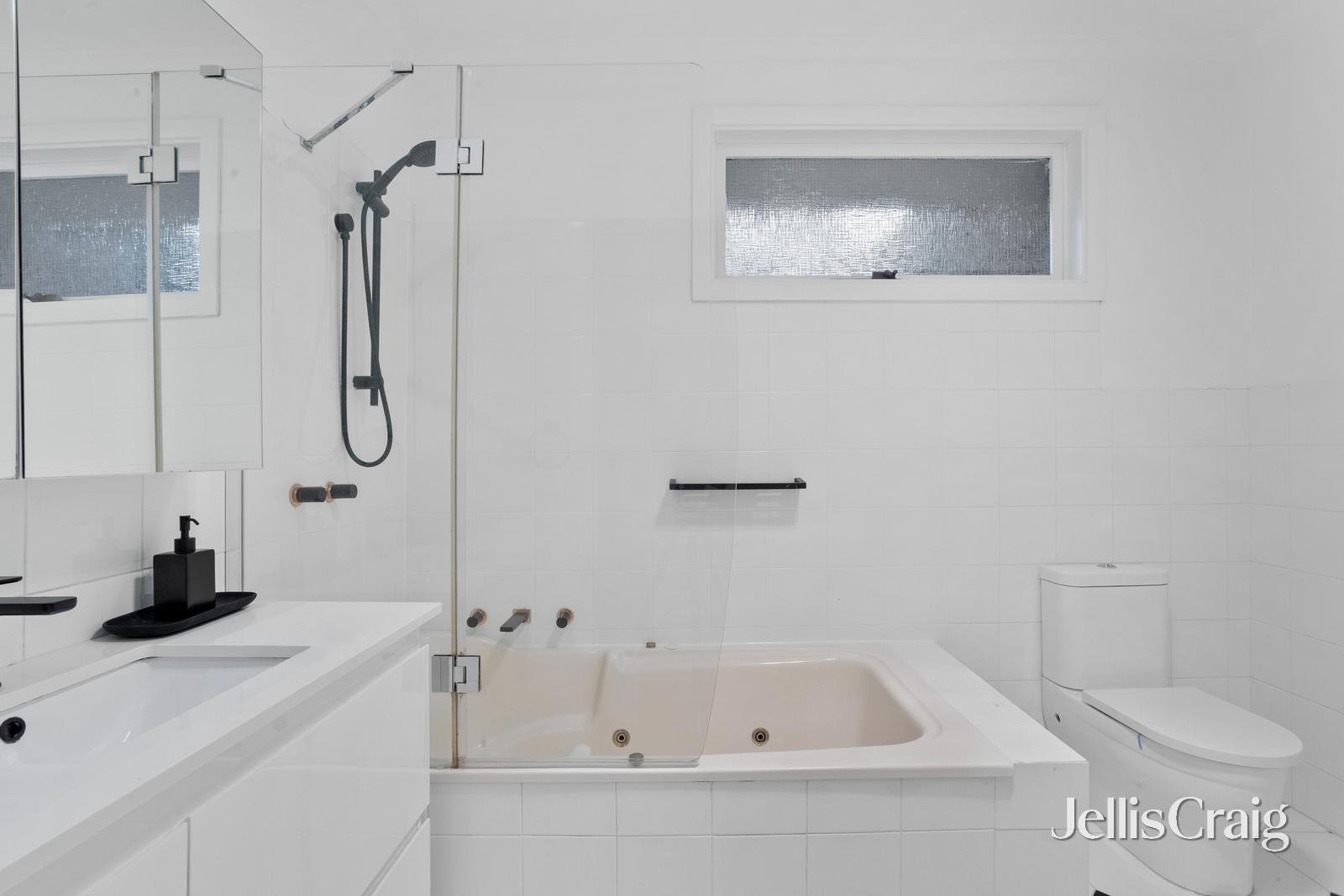 14 Ingleside Crescent, Glen Waverley image 7