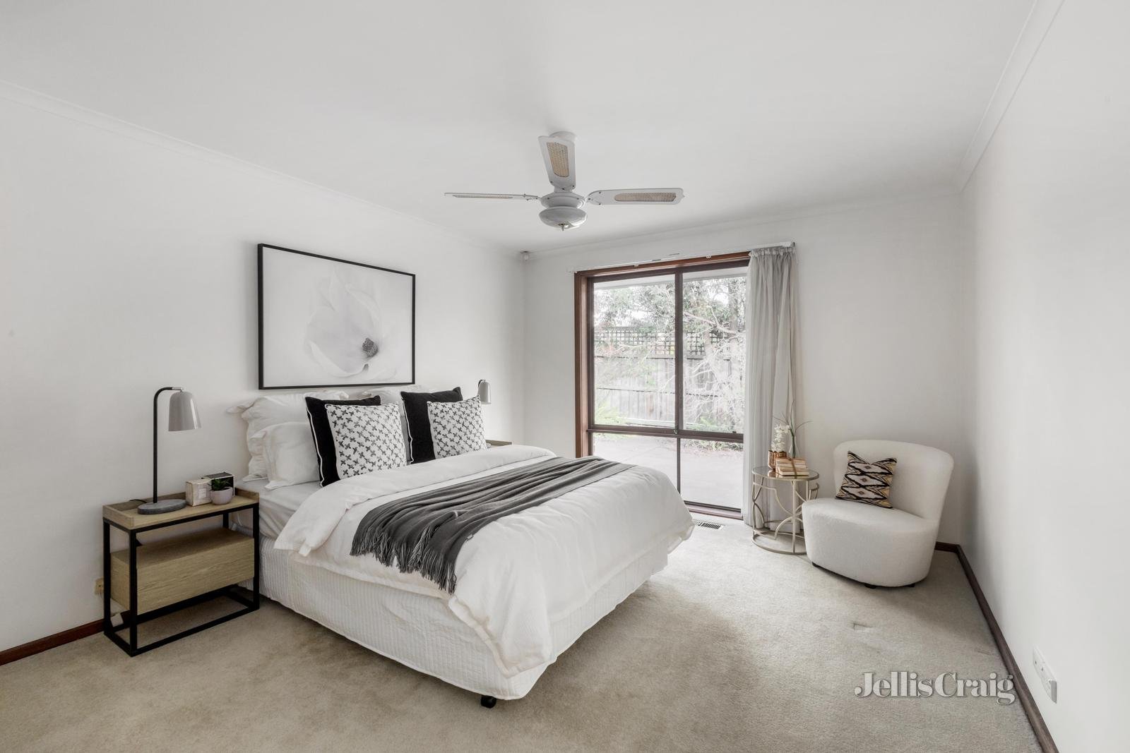 1/4 Iramoo Street, Balwyn image 5