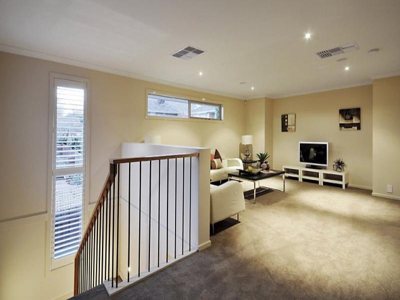 14 Iramoo Street, Balwyn image 6