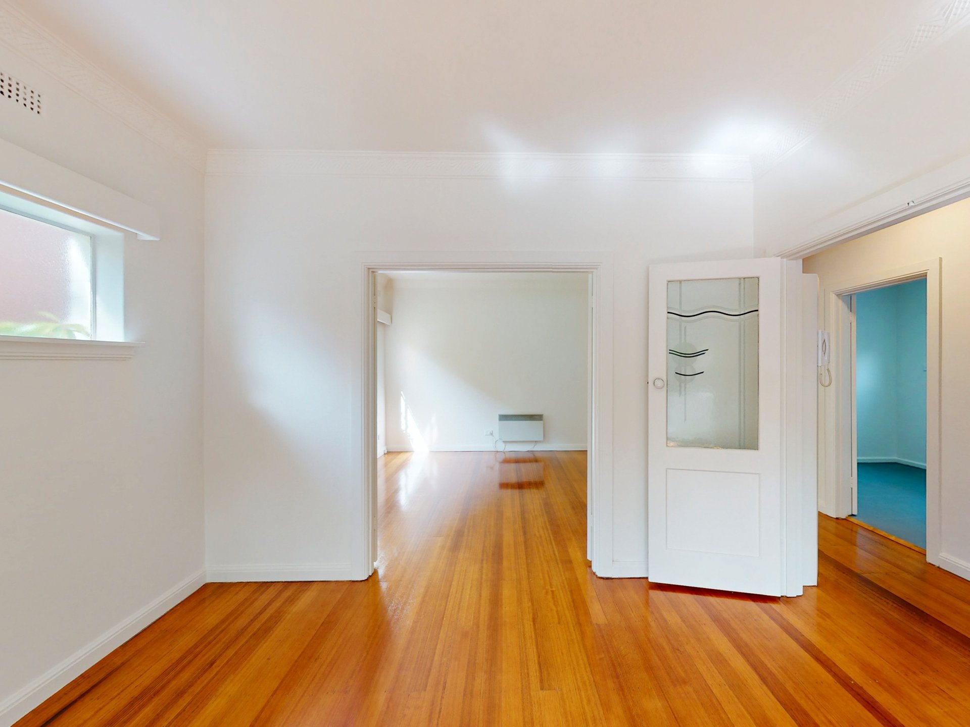 1 / 4 Irving Avenue PRAHRAN