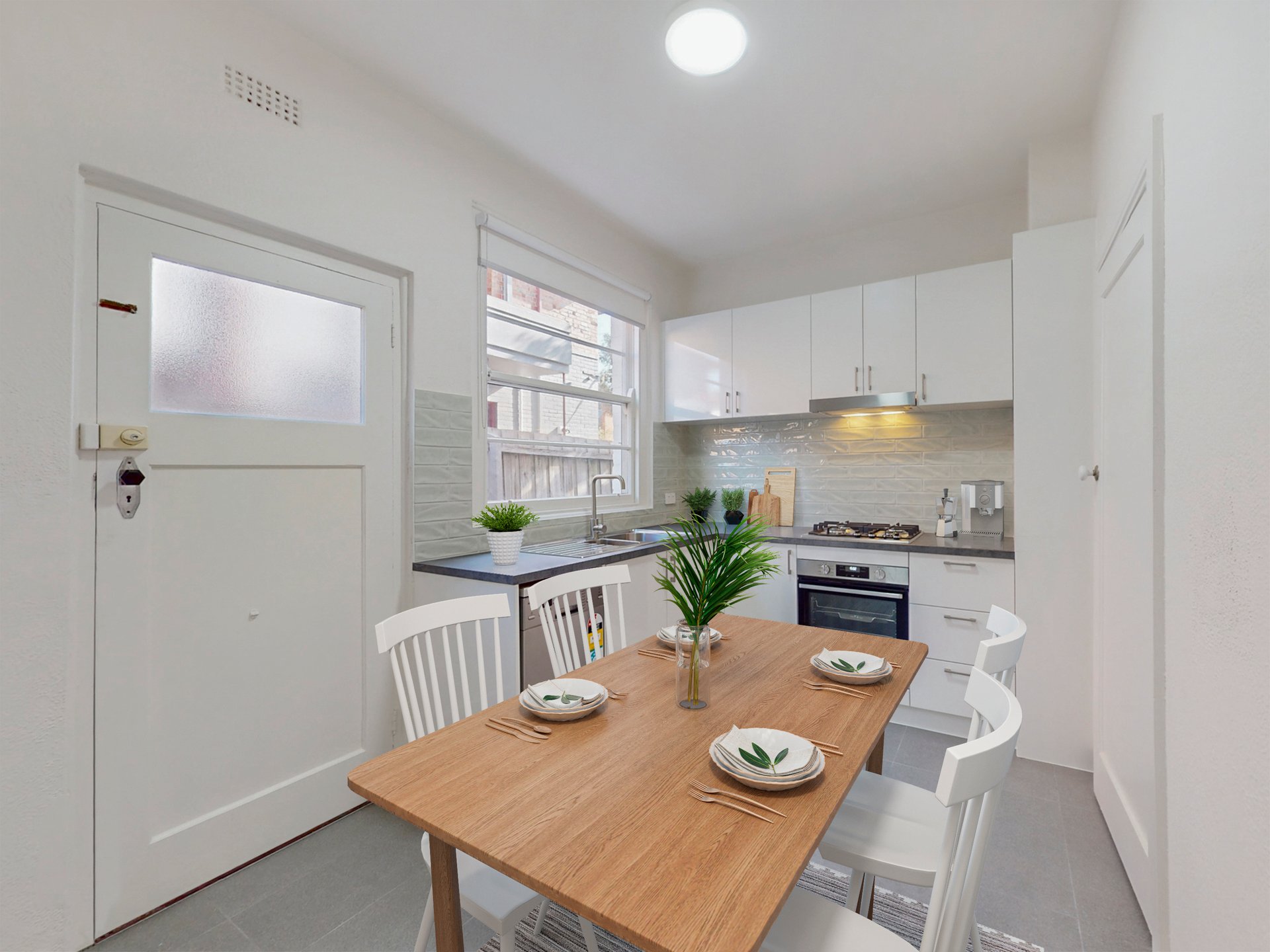 1 / 4 Irving Avenue PRAHRAN