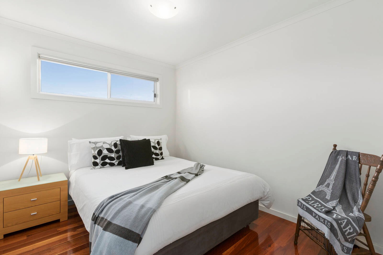 Property Gallery Thumbnail 12