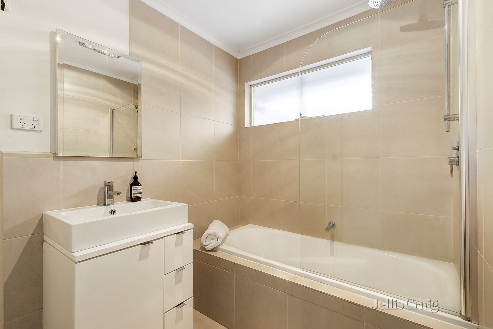 1/4 Judith Court, Mount Waverley image 7