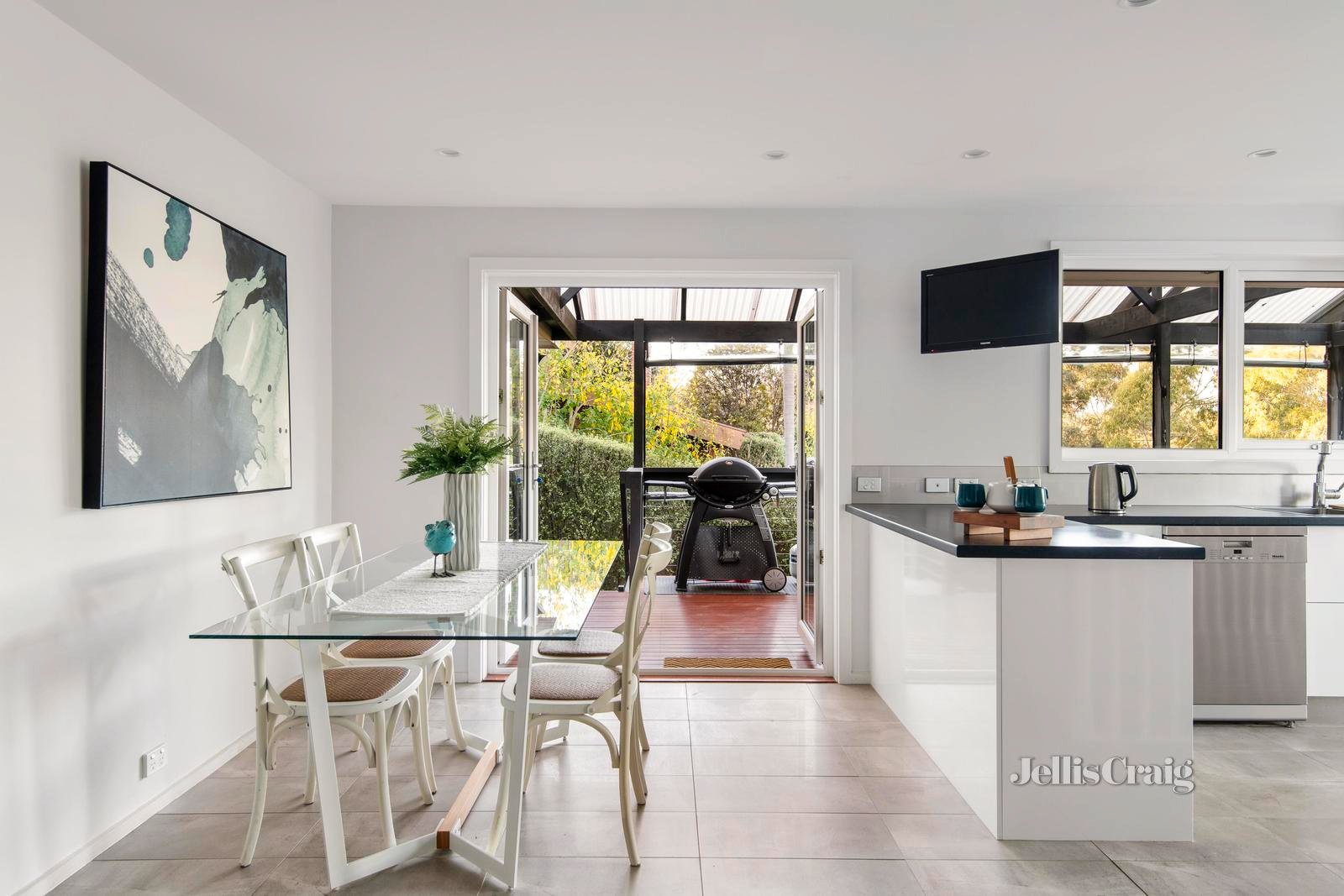 14 Kardinia Drive, Yallambie image 5
