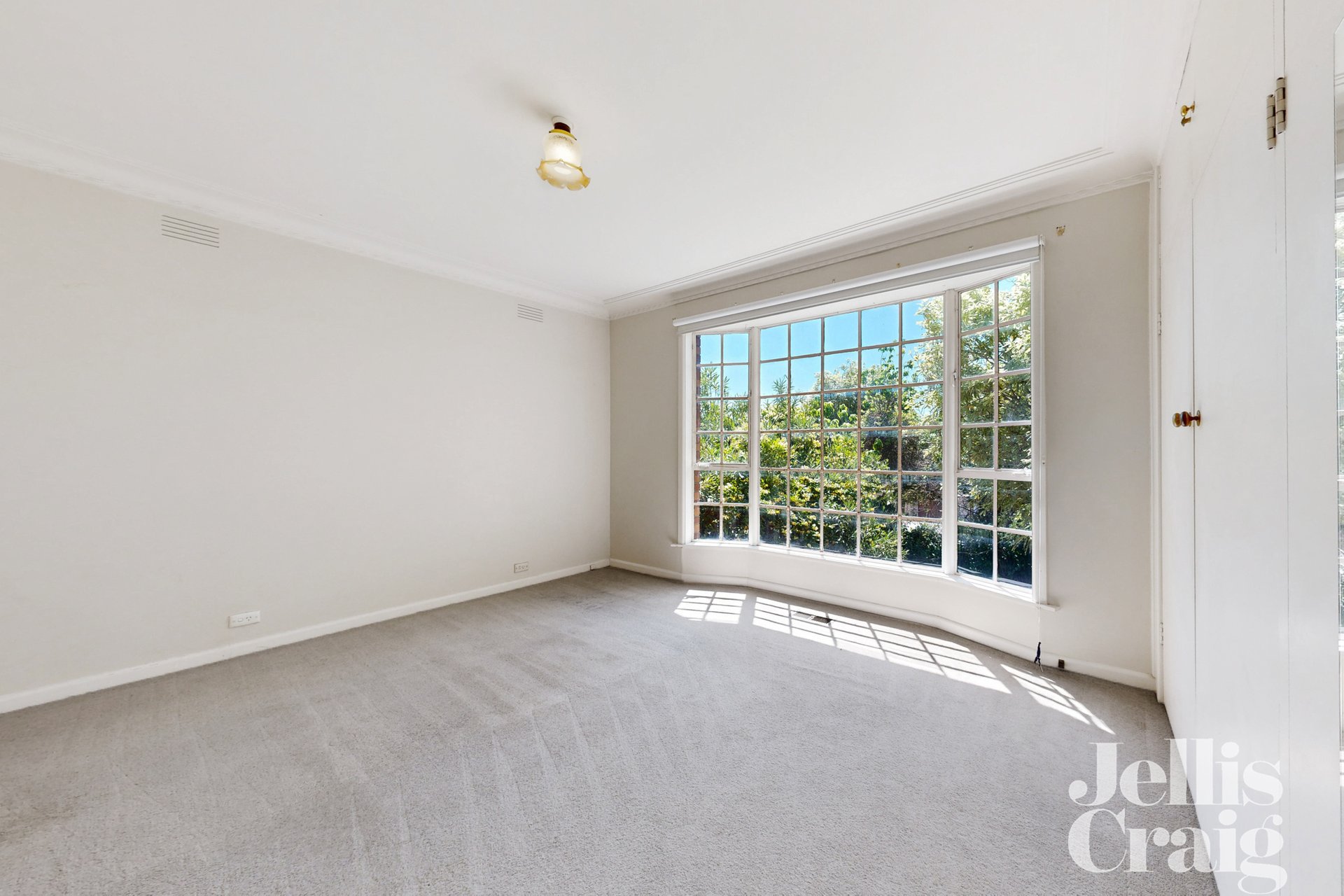 14 Kelvinside Street, Balwyn North image 6