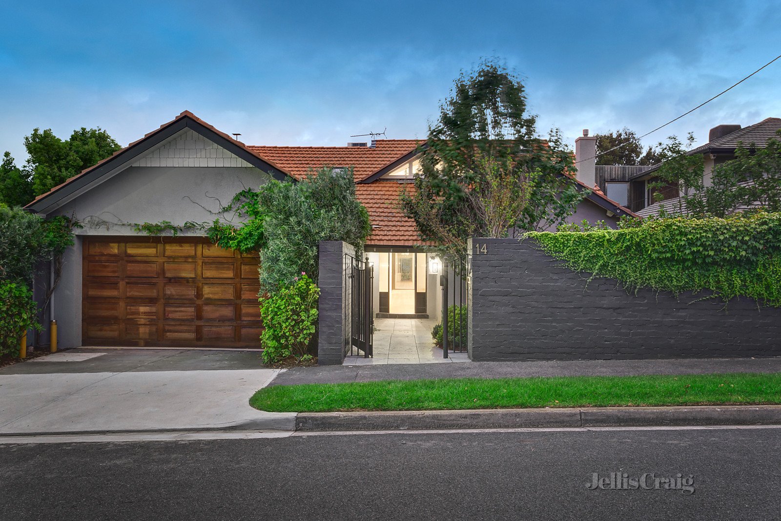 14 Kembla Street, Hawthorn image 2