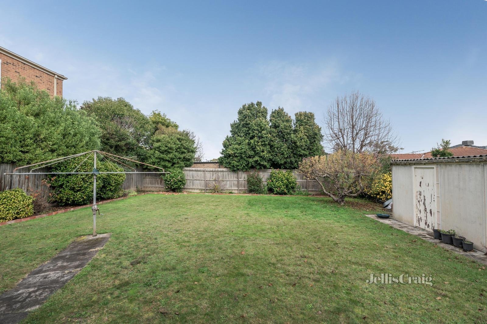 14 Kemp Avenue, Mount Waverley image 5