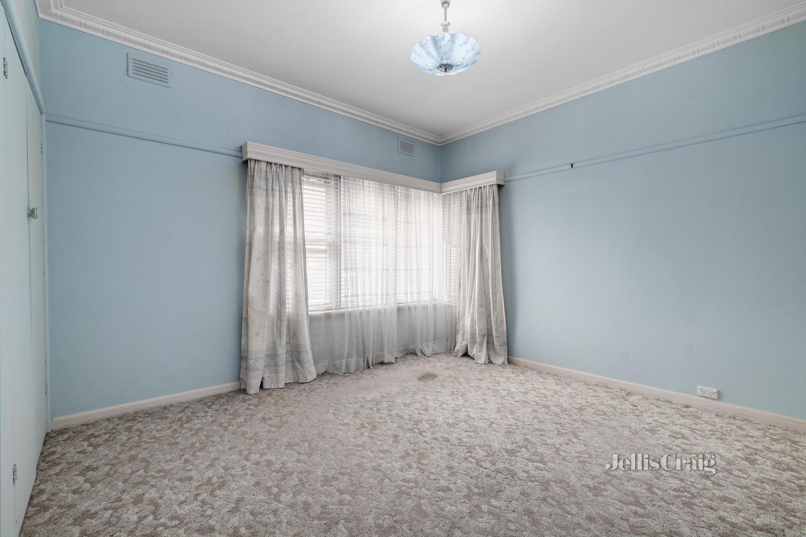 14 Kemp Avenue, Mount Waverley image 3