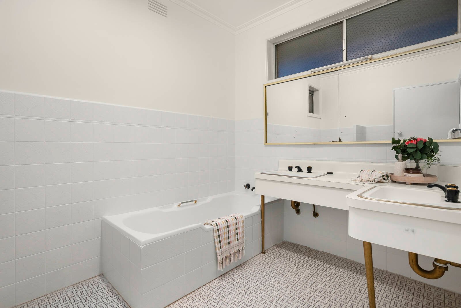 Property Gallery Thumbnail 8