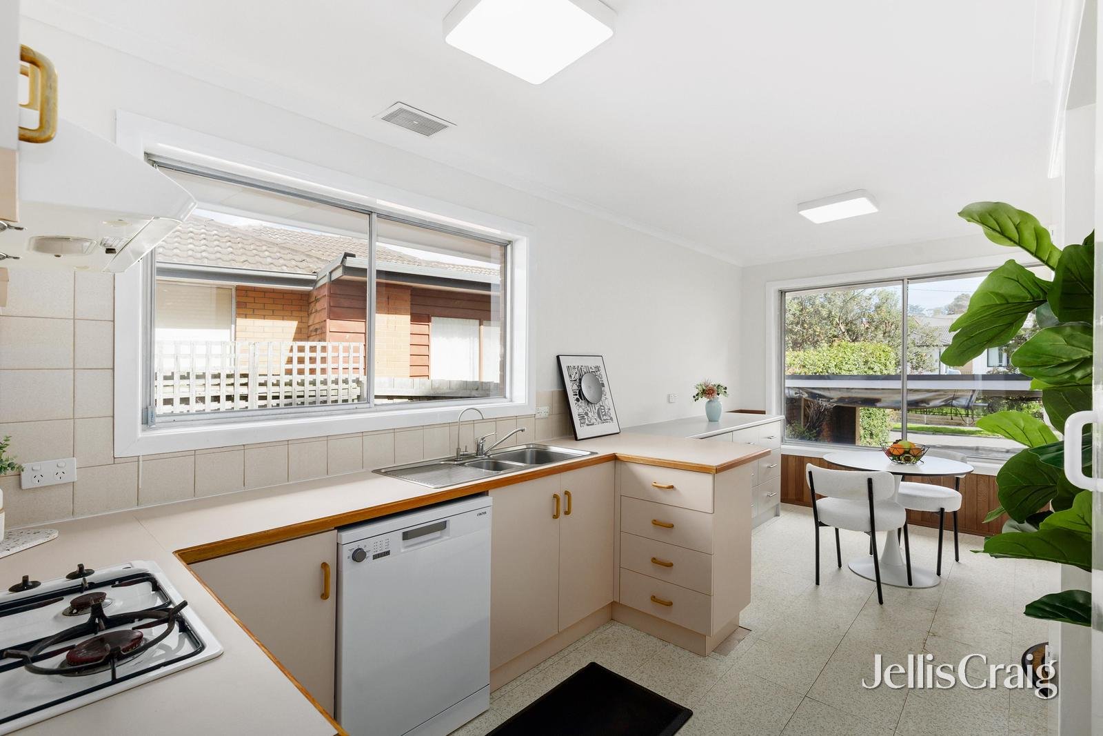 14 Kerry Close, Doncaster&nbsp;East image 2