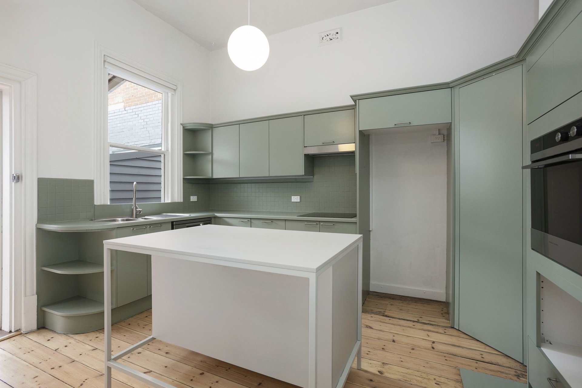 14 Kingston St, Richmond image 2