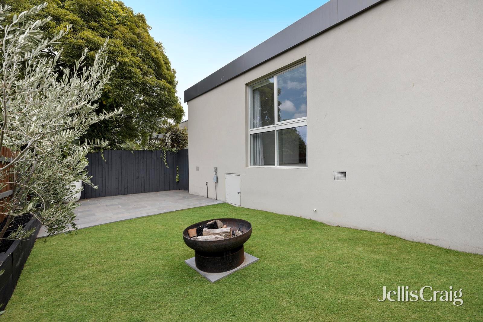 1/4 Kinkora Road, Blackburn image 7