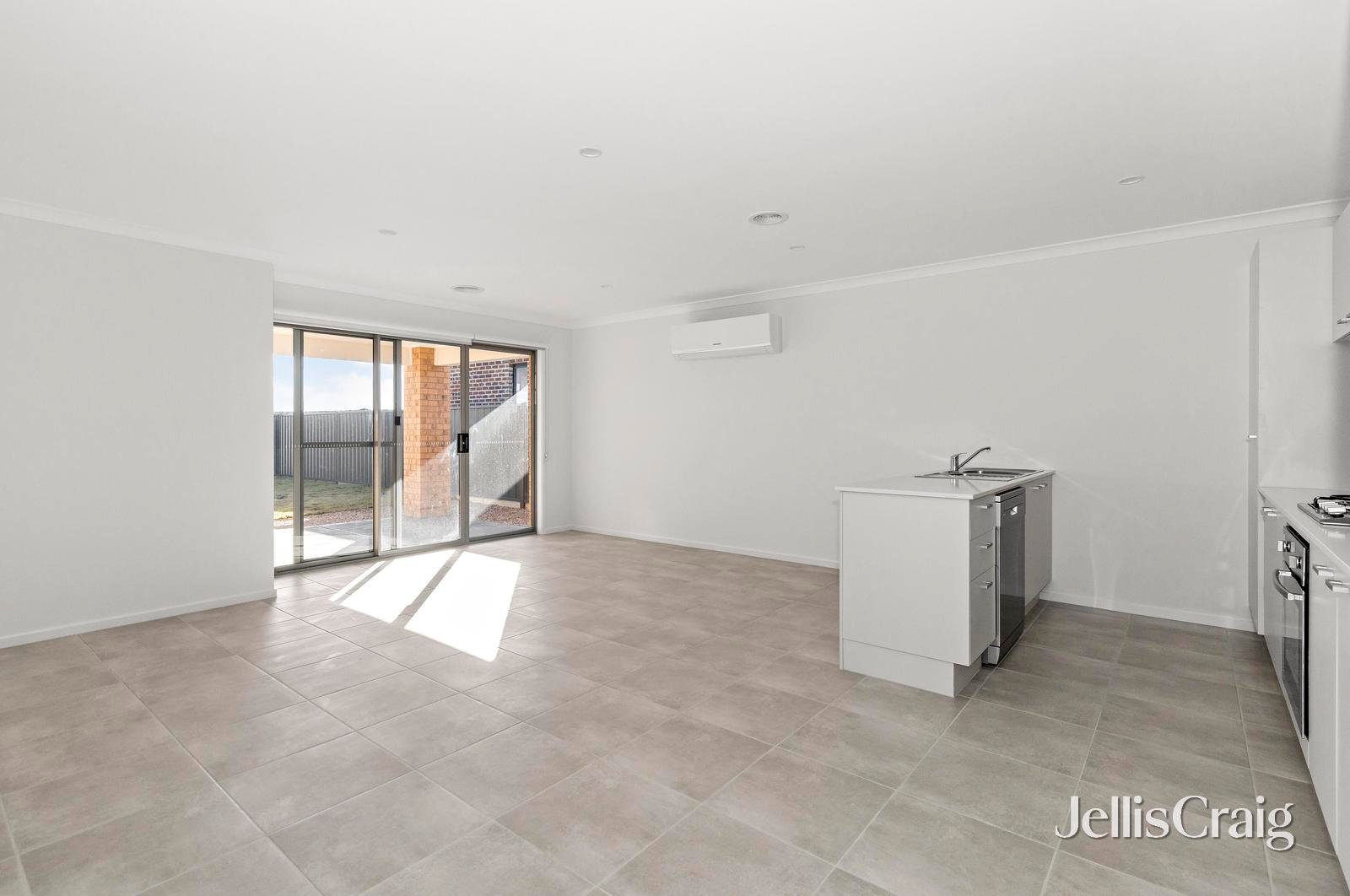 14 Kite Street, Winter&nbsp;Valley image 3