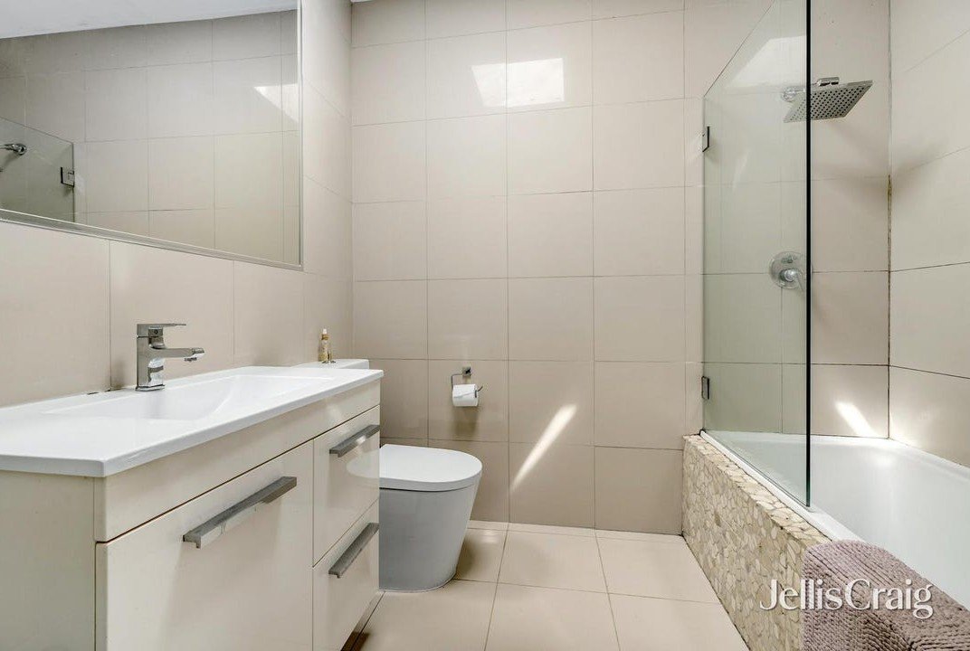 14 Kurrajong Avenue, Glen&nbsp;Waverley image 8