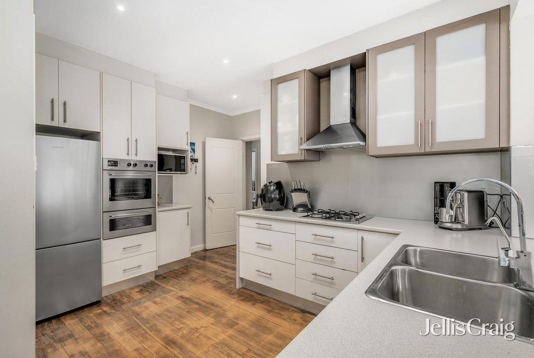 14 Kurrajong Avenue, Glen&nbsp;Waverley image 4