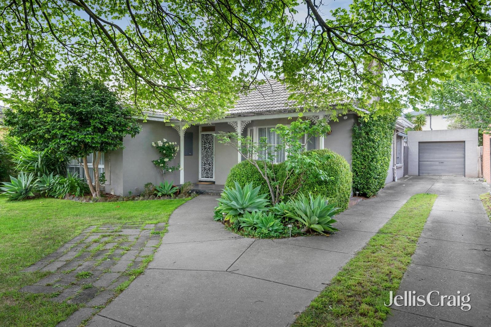 14 Kurrajong Avenue, Glen Waverley image 1