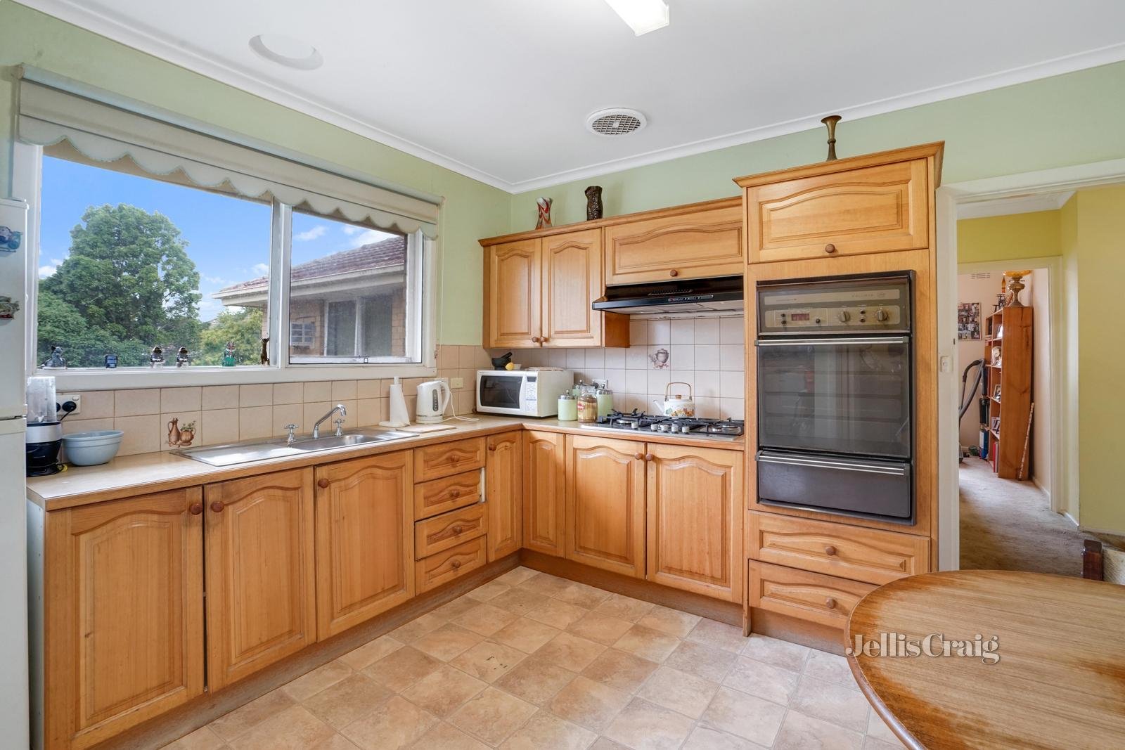 14 Leonard Street, Ashwood image 4