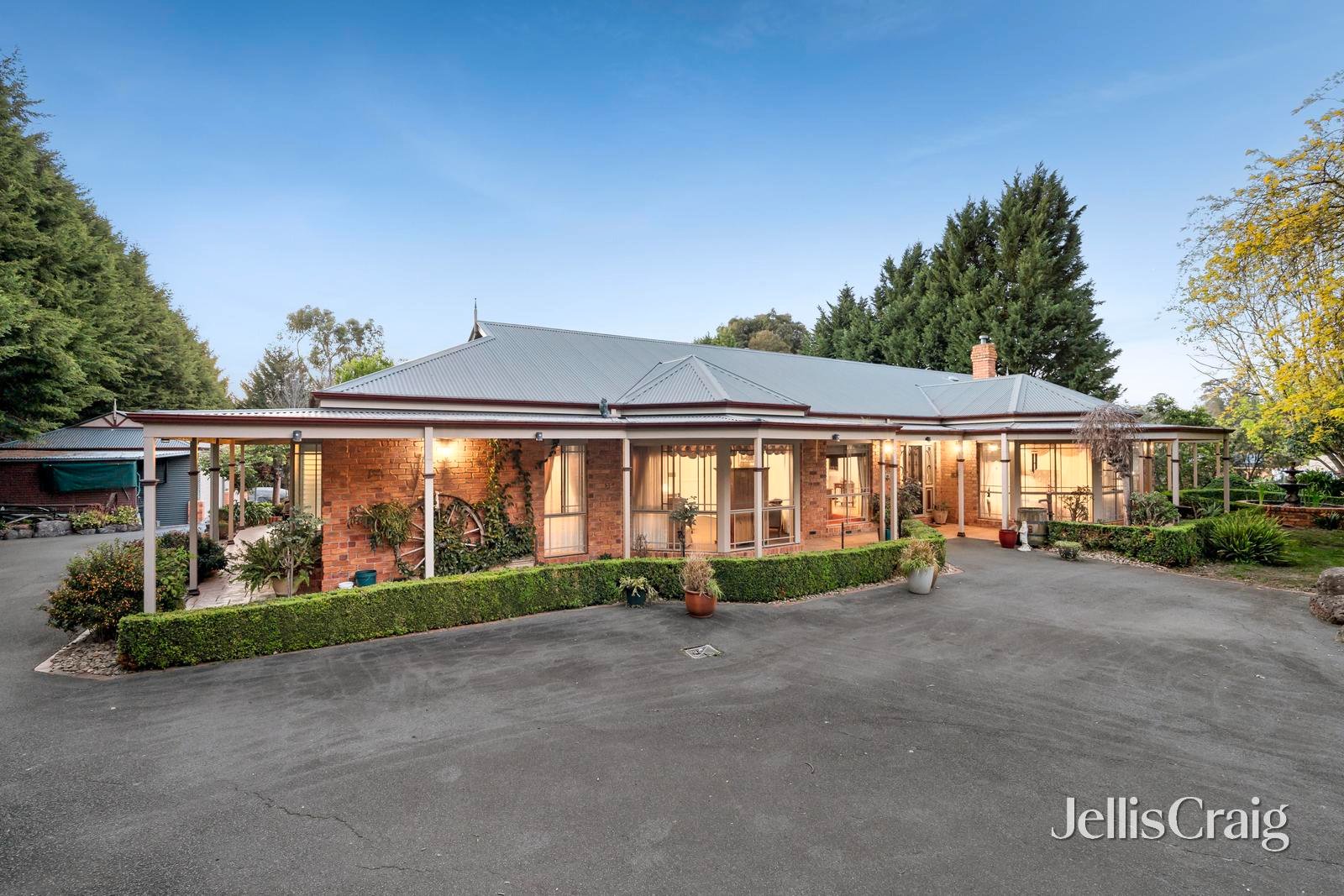 14 Lily Road, Lilydale image 2