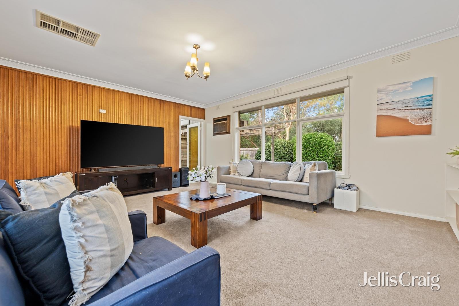 14 Lindisfarne Drive, Burwood&nbsp;East image 2