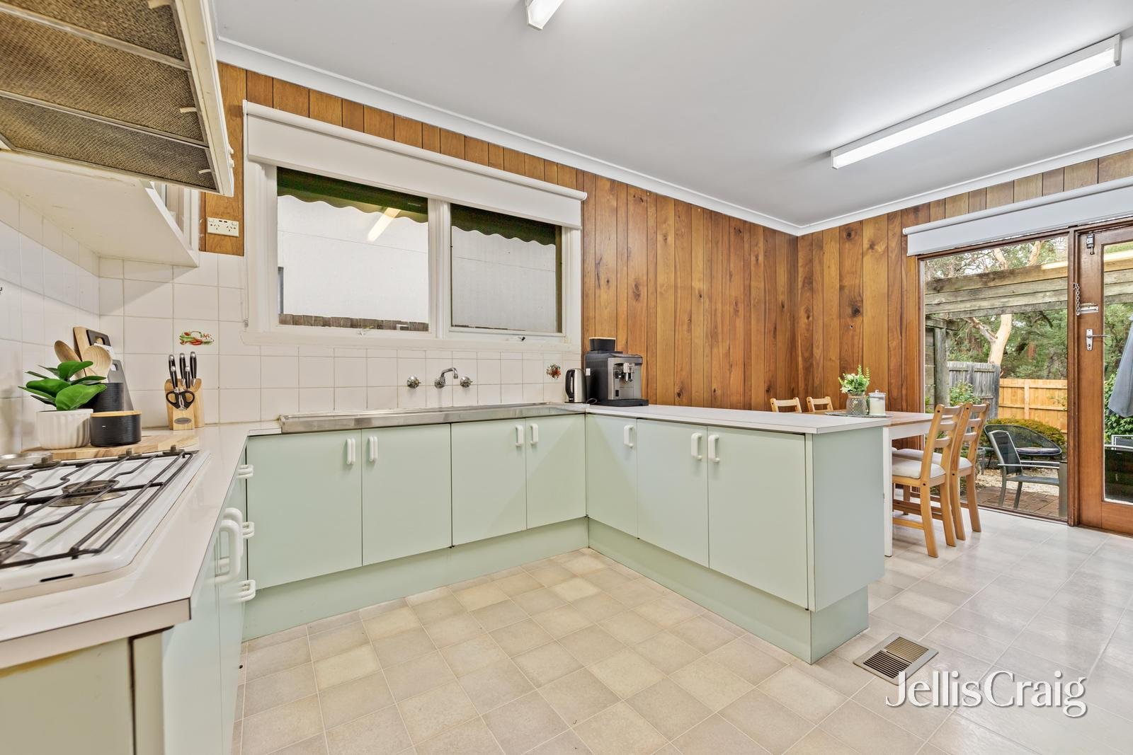 14 Lindisfarne Drive, Burwood&nbsp;East image 4