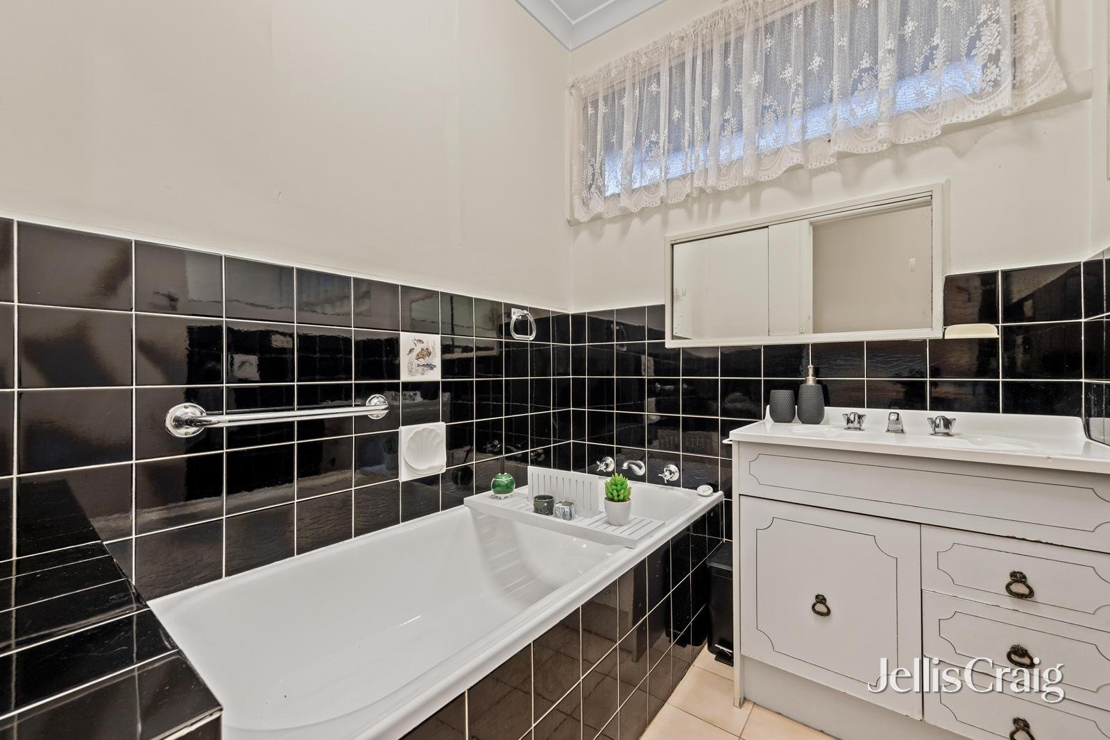 14 Lindisfarne Drive, Burwood&nbsp;East image 8