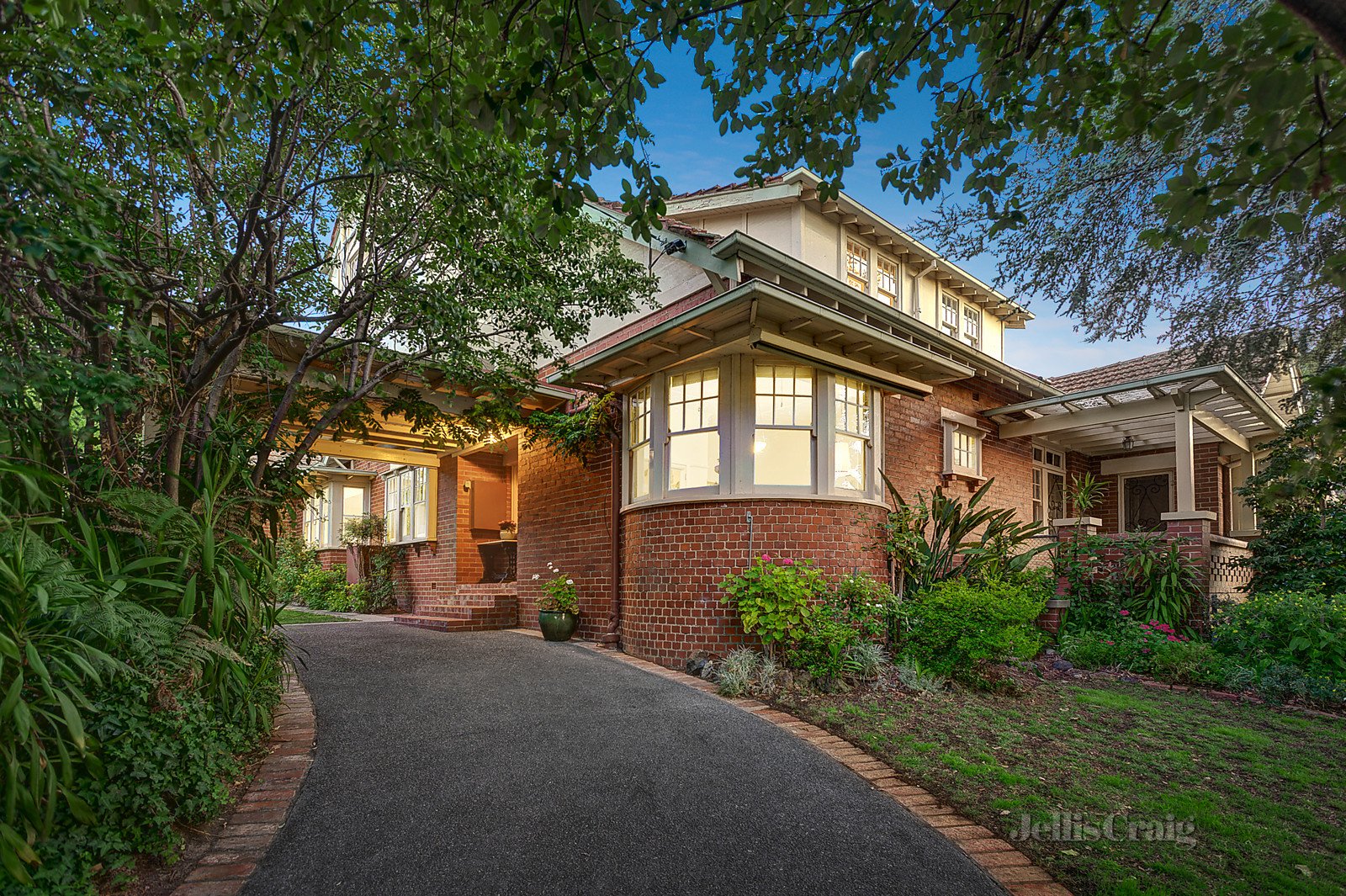 14 Locksley Avenue, Kew image 1