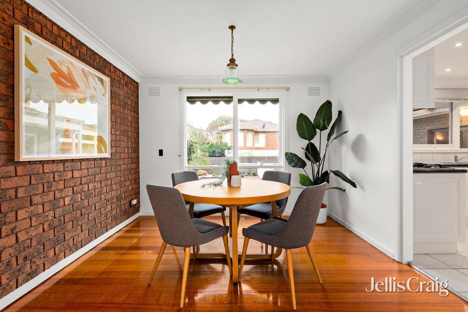 14 Logan Court, Mentone image 5